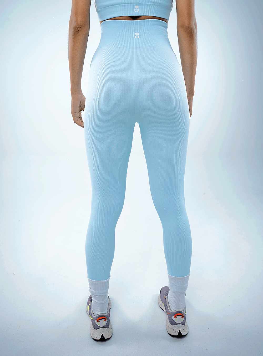 #Ropadeportivamujer #ShortRunning #BikerRunning #Topdeportivo #Accesoriosdeportivos #RopaGimnasio